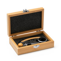 Set de vino personalizado con accesorios de acero inoxidable y bambú – Elegancia y refinamiento para los amantes del vino