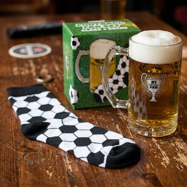 Set de Regalo para Fanáticos del Fútbol: Jarra de Cerveza y Calcetines Meteoris - Regalos con Alma