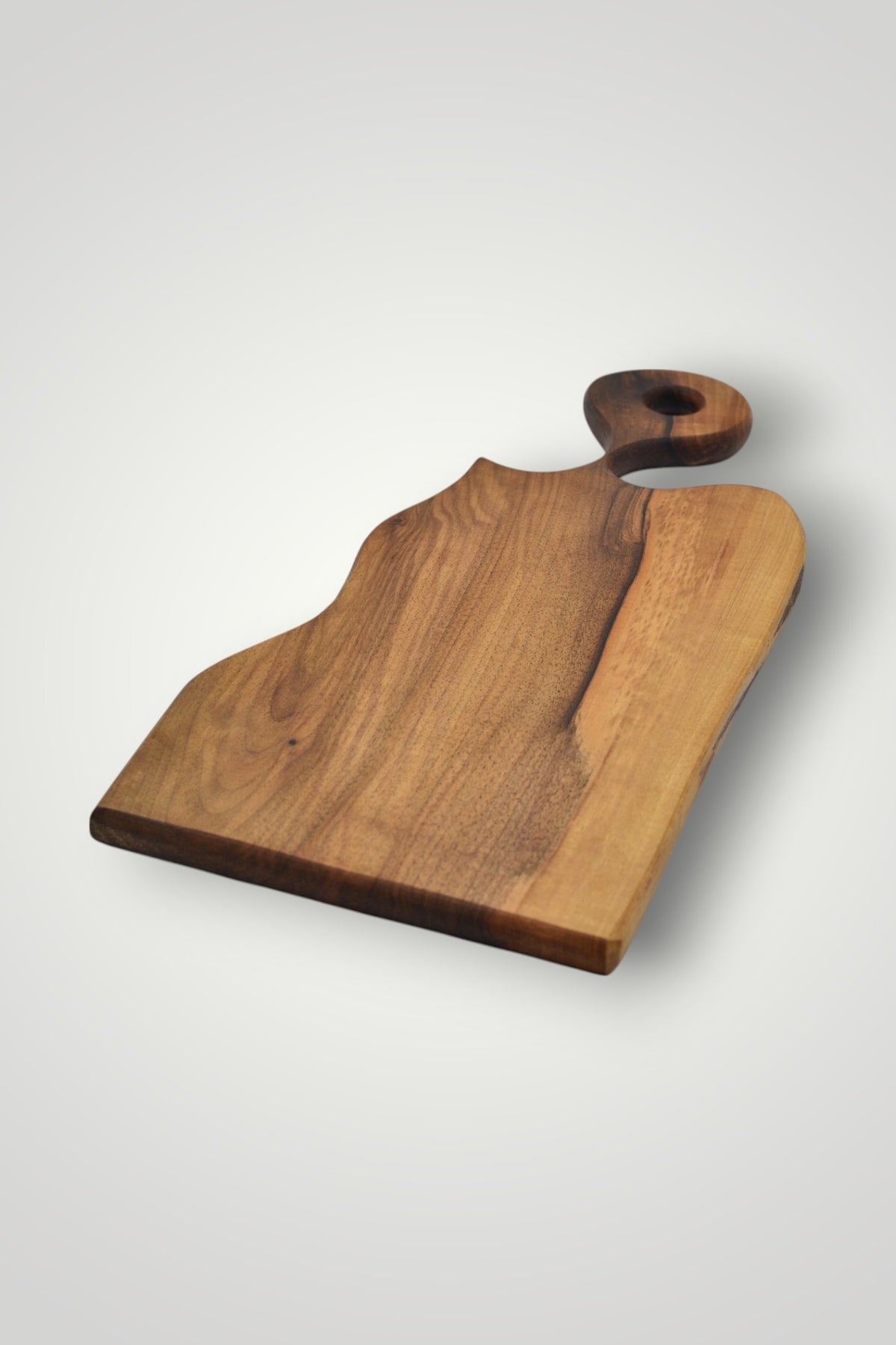 Tabla de Cortar de Madera Rústica con Asa – Personalizable