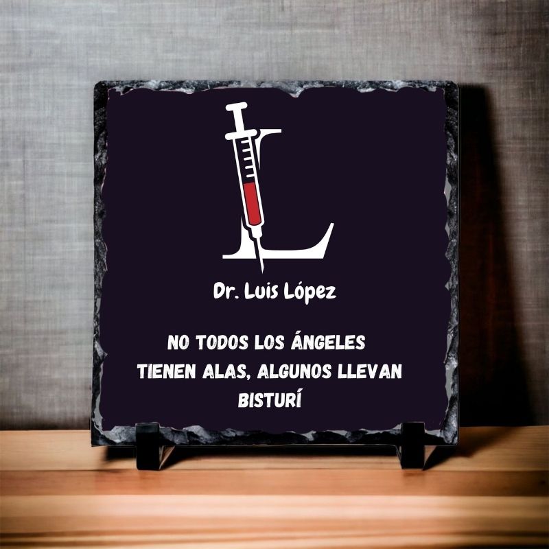Pizarra personalizada para médico: Inicial y nombre Meteoris - Regalos con Alma